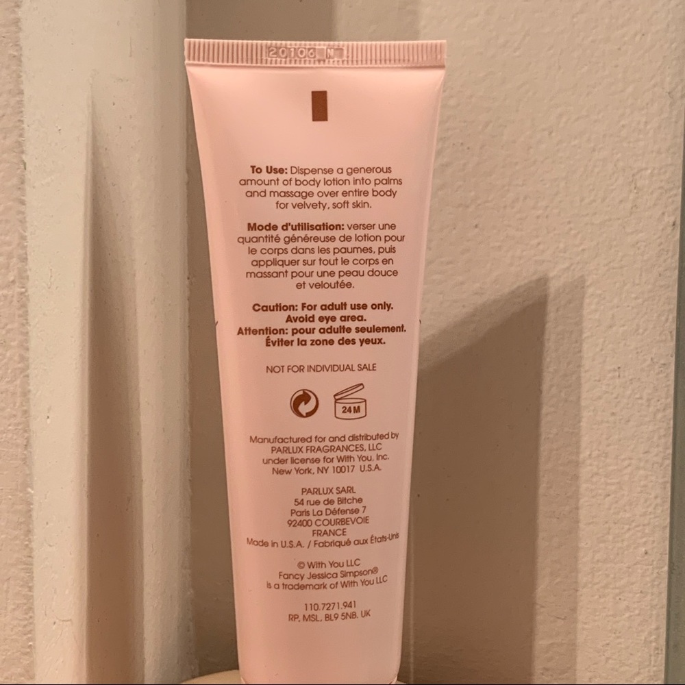 Jessica Simpson Fancy Body Lotion - Picture 2 of 3